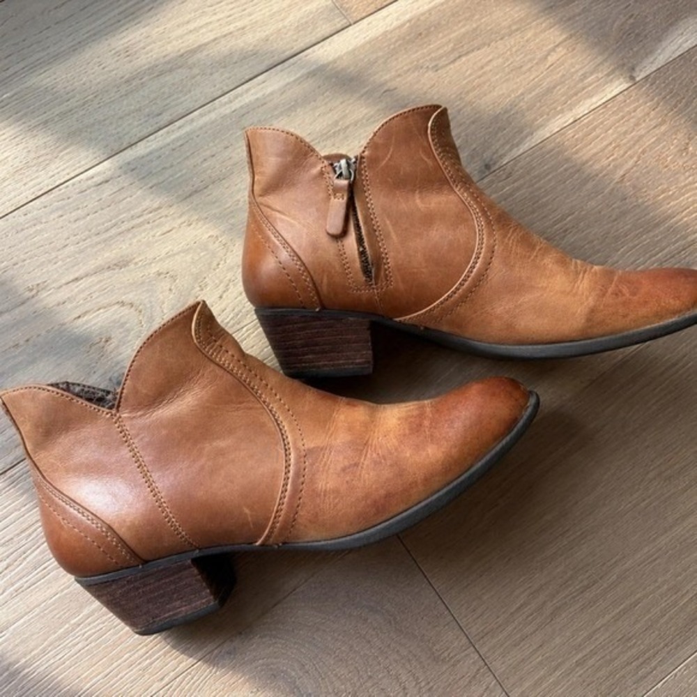 Ariat Astor Tan Brown Leather Western Ankle Boots Booties Side Zip Women's 8B